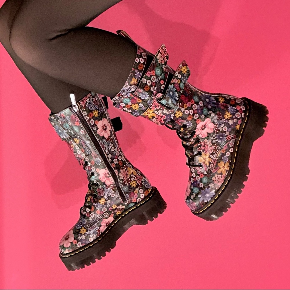 Dr. Martens Jagger Wanderlust Floral Boots Size 7